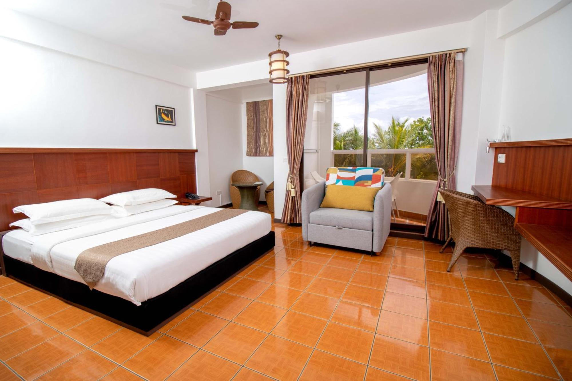 Rashu Hiyaa Hotel Дифуши Екстериор снимка