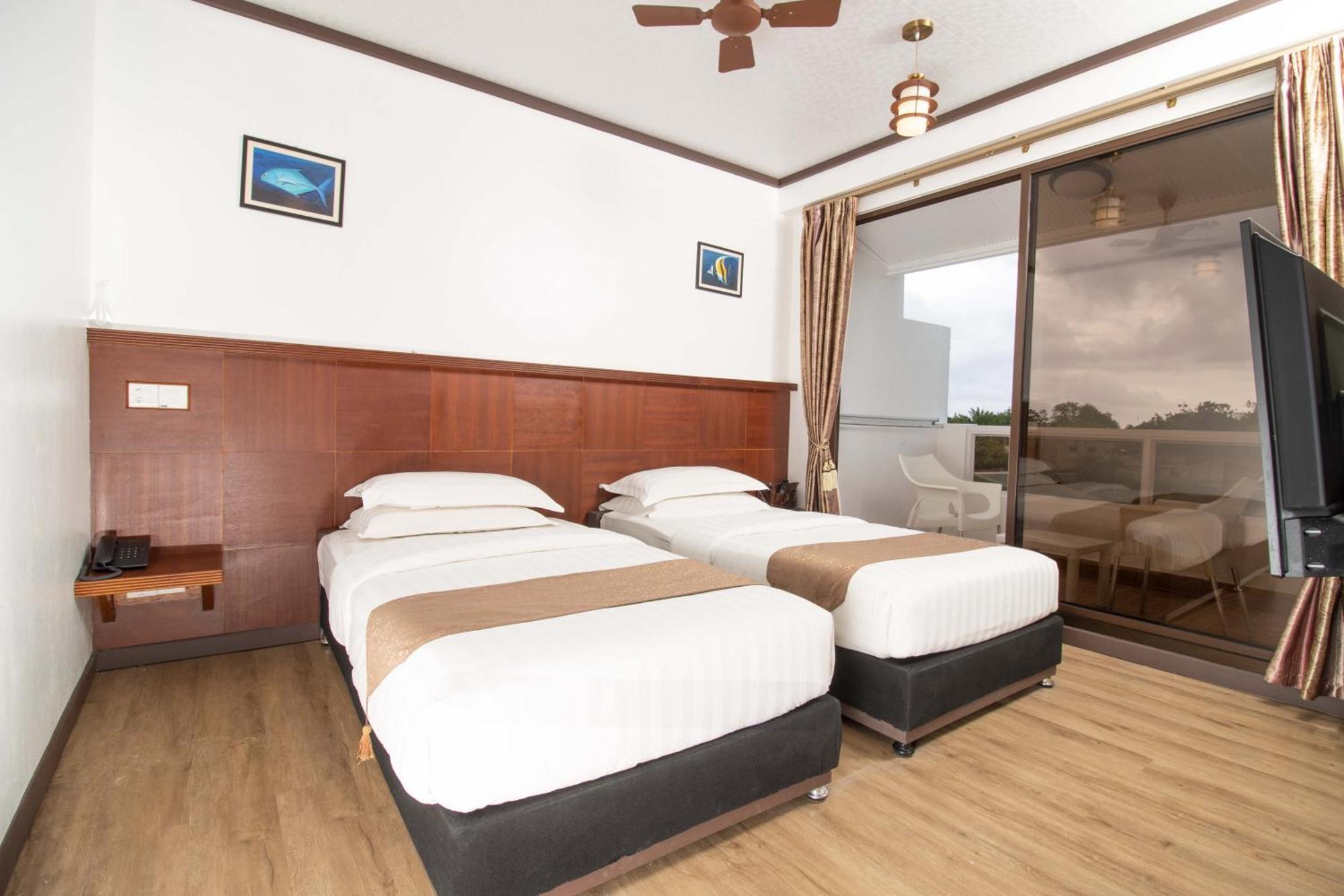 Rashu Hiyaa Hotel Дифуши Екстериор снимка