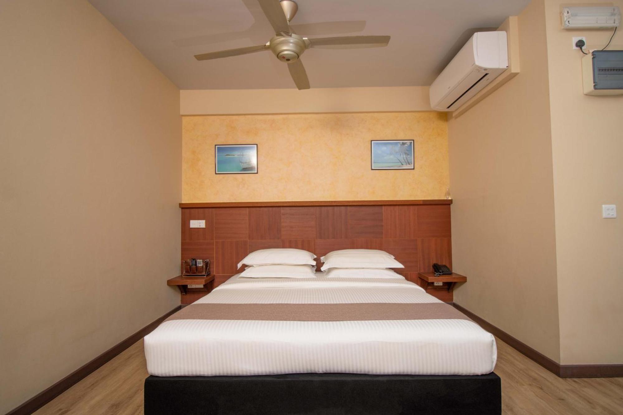 Rashu Hiyaa Hotel Дифуши Екстериор снимка